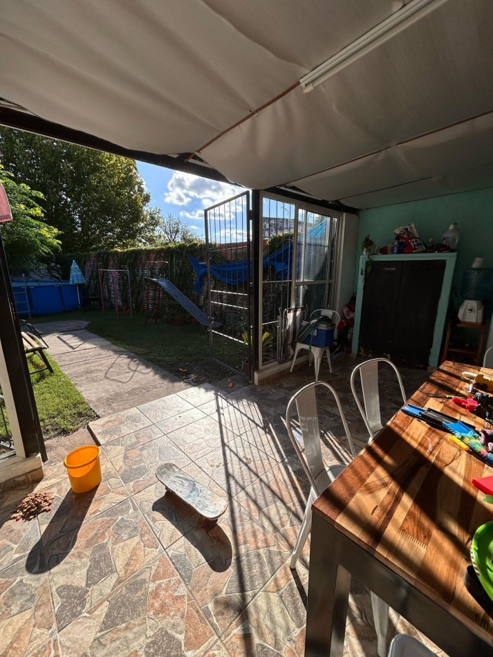 Alejo Peyret 57. Casa con 3 dormitorios y 2 baños