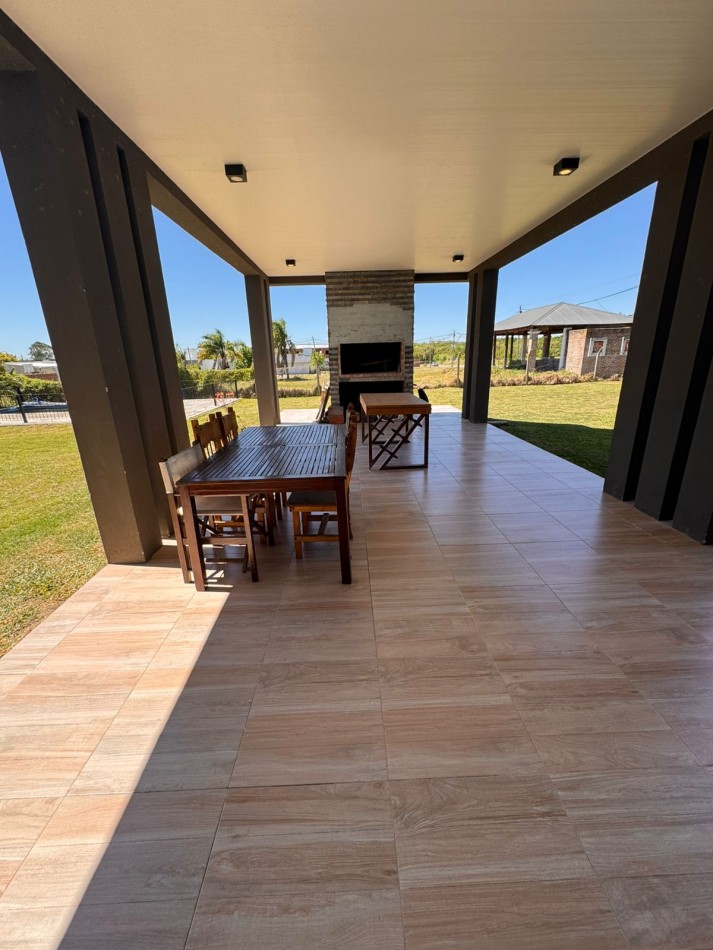 Casa 4 dorm 5 baños en Oro Verde