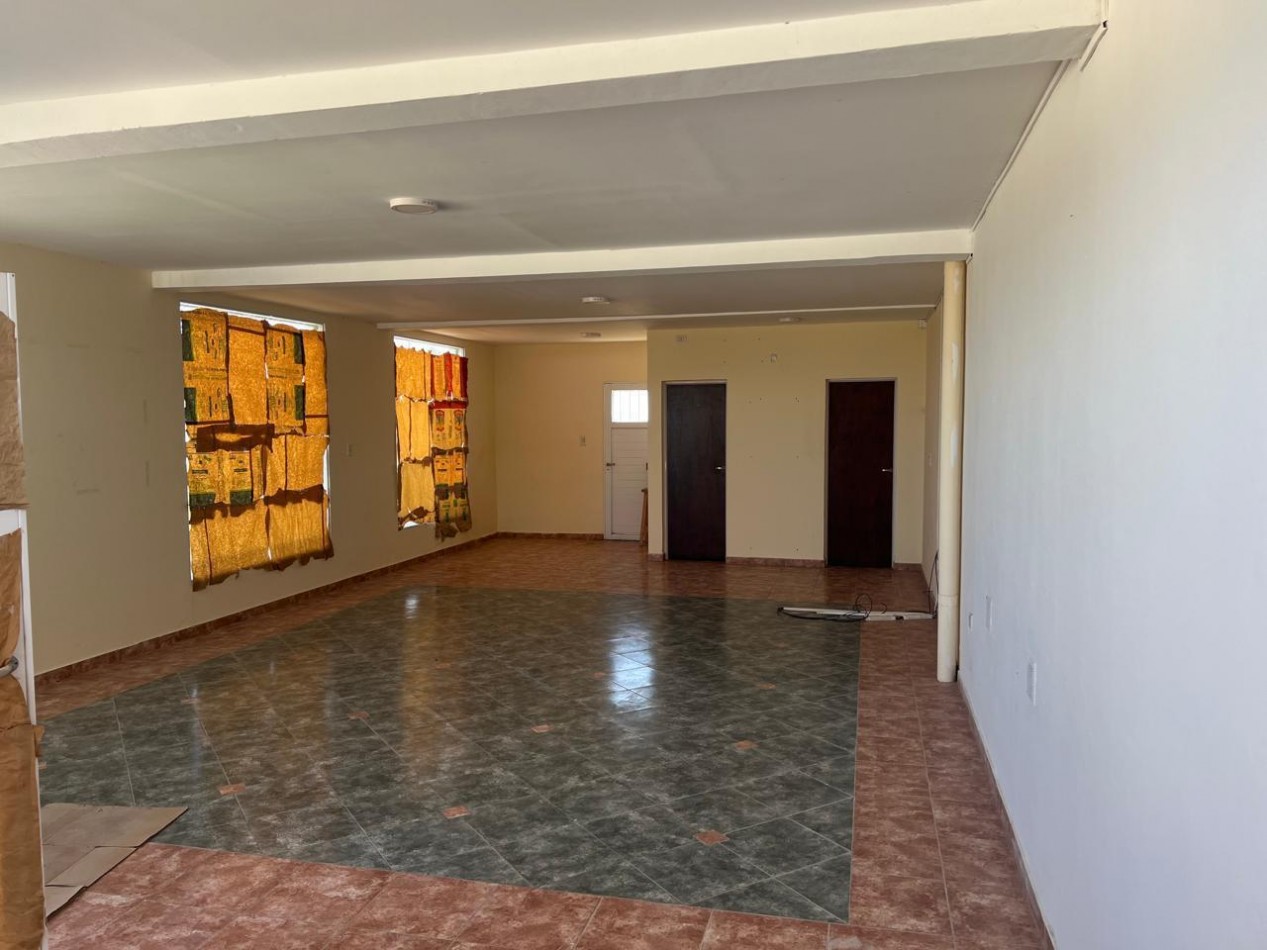 Casa 2 dorm mas Local Comercial Colonia Ensayo