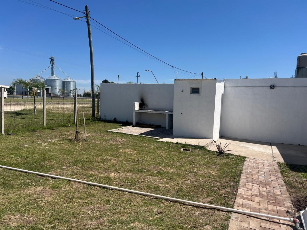 Casa 2 dorm mas Local Comercial Colonia Ensayo