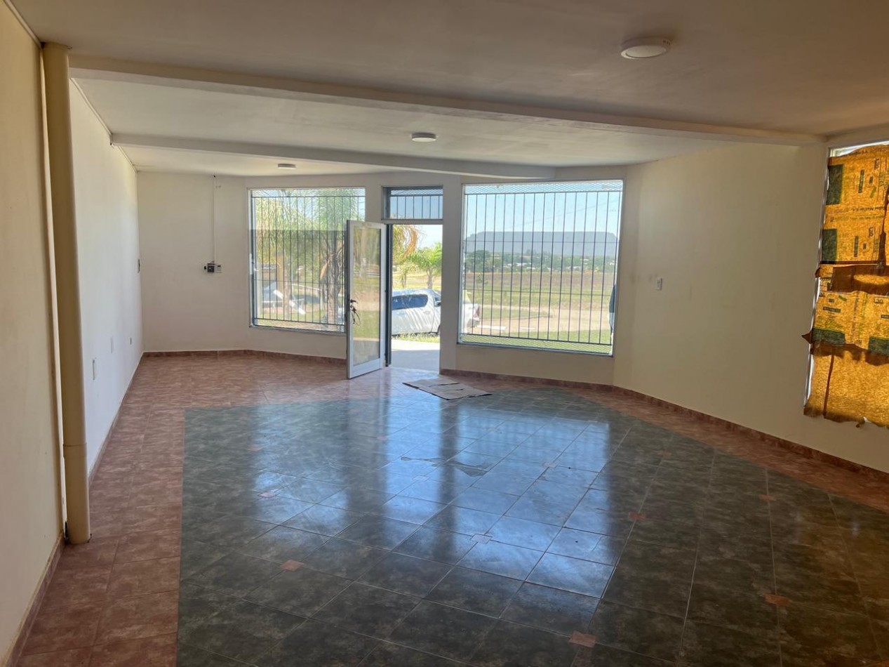 Casa 2 dorm mas Local Comercial Colonia Ensayo