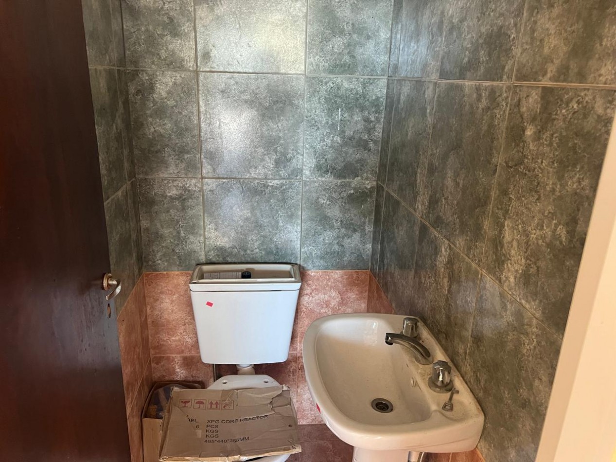 Casa 2 dorm mas Local Comercial Colonia Ensayo