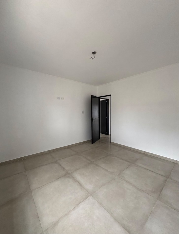 Casa a estrenar 2 dorm calle Basavilvaso y Parera