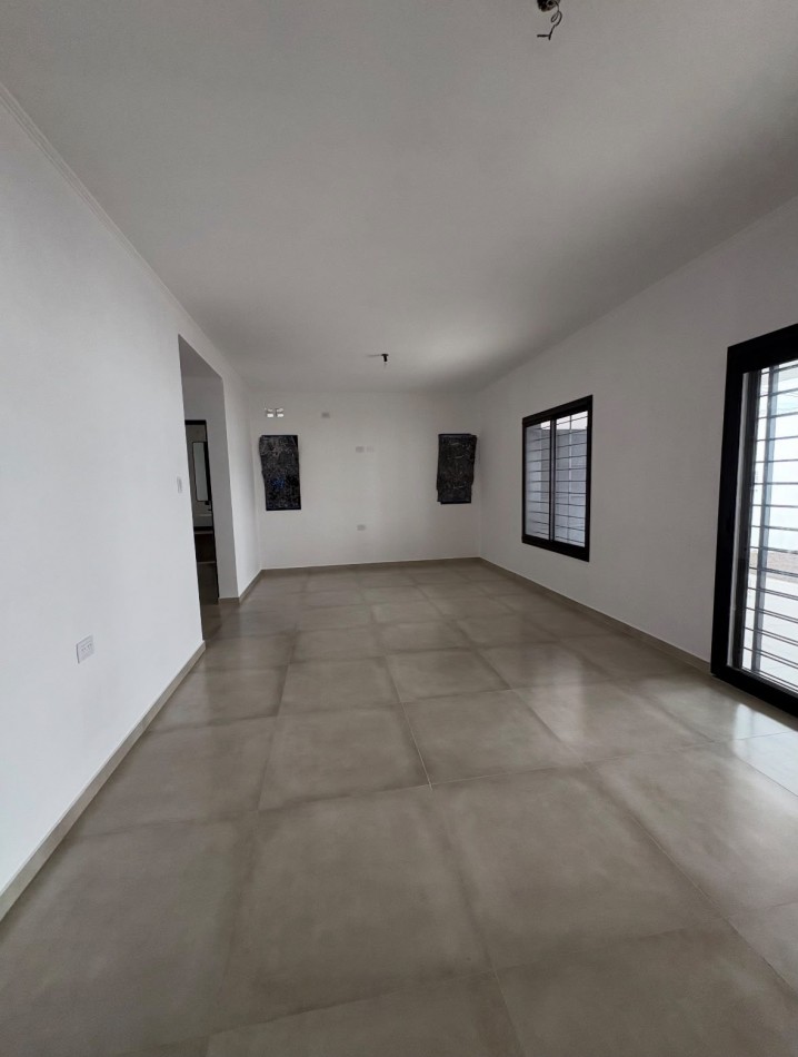 Casa a estrenar 2 dorm calle Basavilvaso y Parera