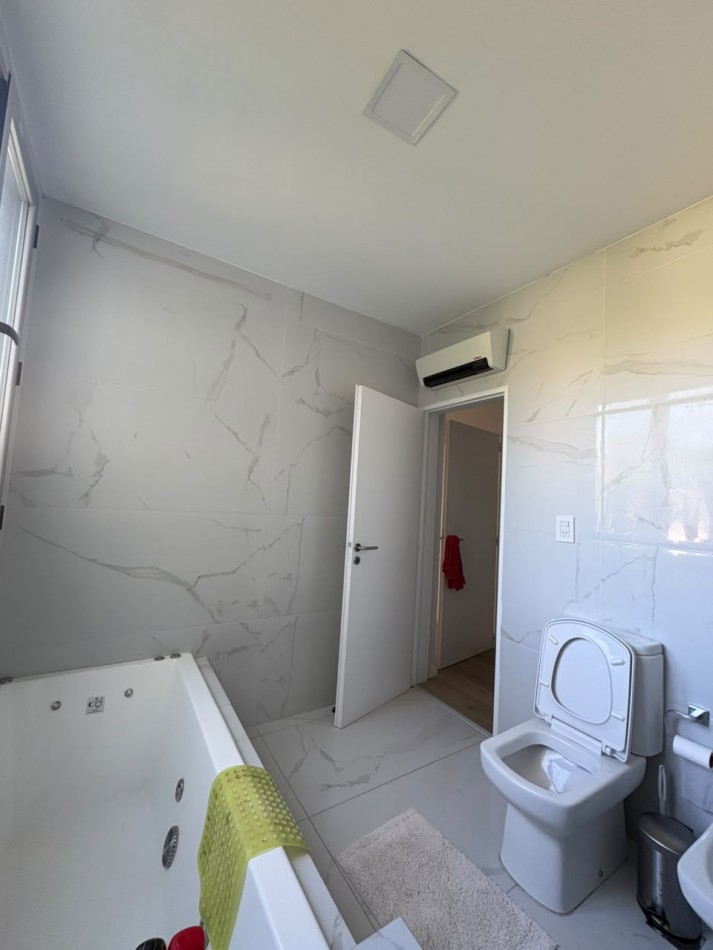 CASA EN VENTA 3 DORM ACCESO NORTE