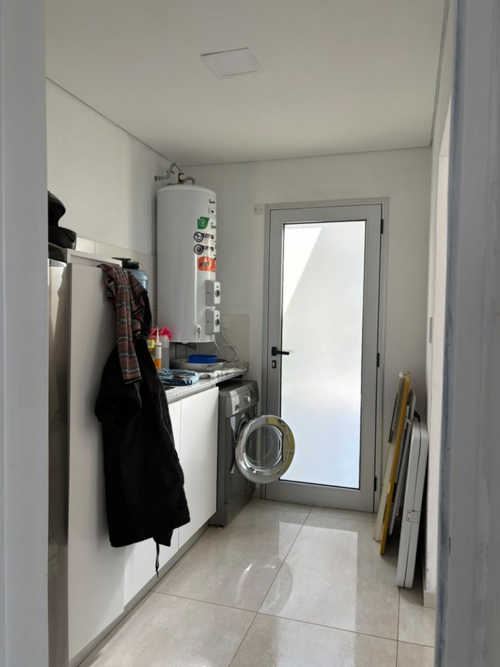 CASA EN VENTA 3 DORM ACCESO NORTE