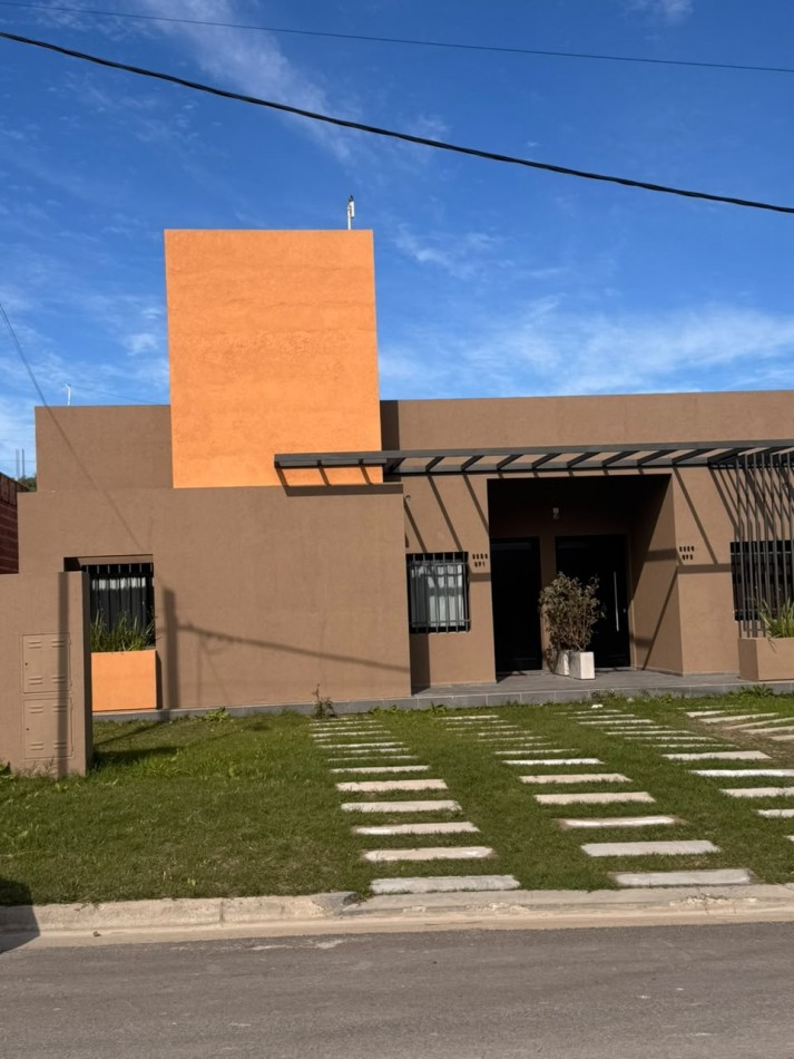 Acceso Norte casa 3 dorm gas natural asfalto cloacas